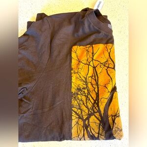 2 Men’s Old Navy T-shirts, 1 NWT